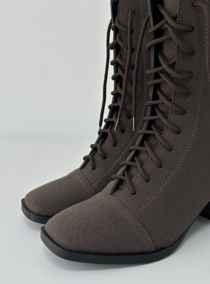 بوت استرادیواریوس